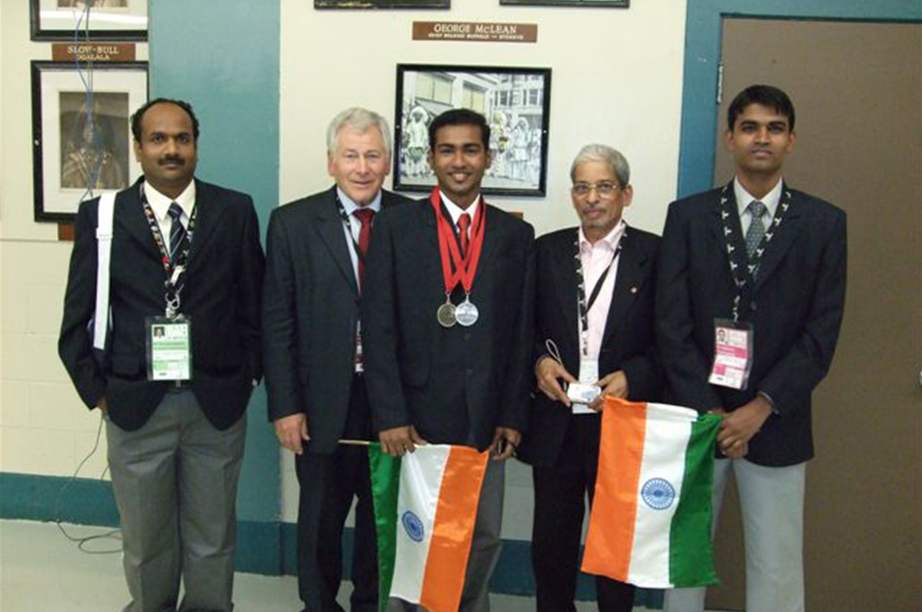 GTTI Students with Silver Medal